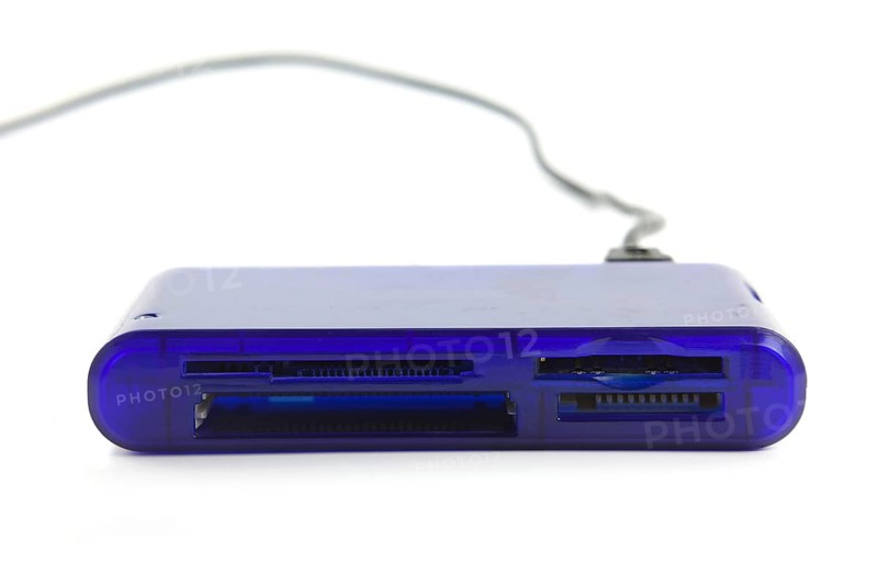 Reader for various memory cards, Reader for various memory cards