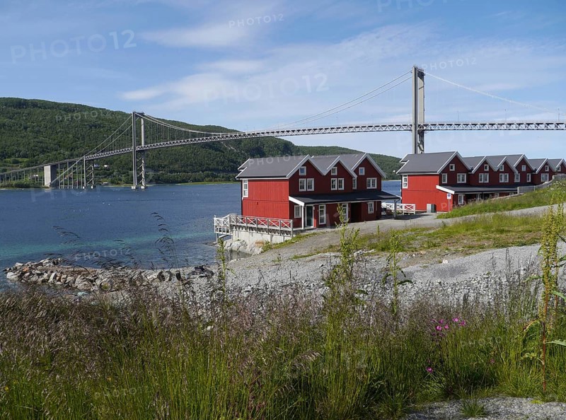 From Wikipedia:Tjeldsundet is a strait or sound in Northern Norway. The Tjeldsund Bridge connects Hinnoya to the mainland by the E10 road, also known as King Olav's Road. Tjeldsund (Norwegian: Tjeldsundet) is a strait or sound in Northern Norway. The Tjeldsund Bridge (Tjeldsundbrua in Norwegian) connects Hinnoya with the mainland. The E10, which is also called Kong Olav Vs vei here, leads over the bridge