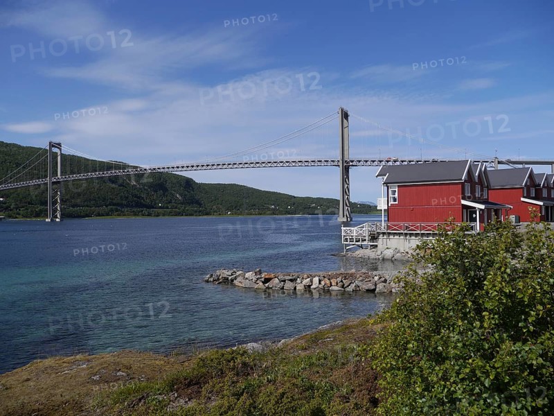 From Wikipedia:Tjeldsundet is a strait or sound in Northern Norway. The Tjeldsund Bridge connects Hinnoya to the mainland by the E10 road, also known as King Olav's Road. Tjeldsund (Norwegian: Tjeldsundet) is a strait or sound in Northern Norway. The Tjeldsund Bridge (Tjeldsundbrua in Norwegian) connects Hinnoya with the mainland. The E10, which is also called Kong Olav Vs vei here, leads over the bridge
