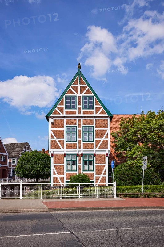 Town hall in the old half-timbered house in Jork, Altes Land, Stade district, Lower Saxony, Germany, Europe