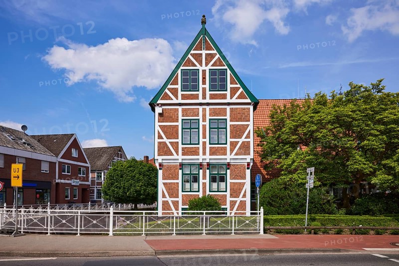 Town hall in the old half-timbered house in Jork, Altes Land, Stade district, Lower Saxony, Germany, Europe
