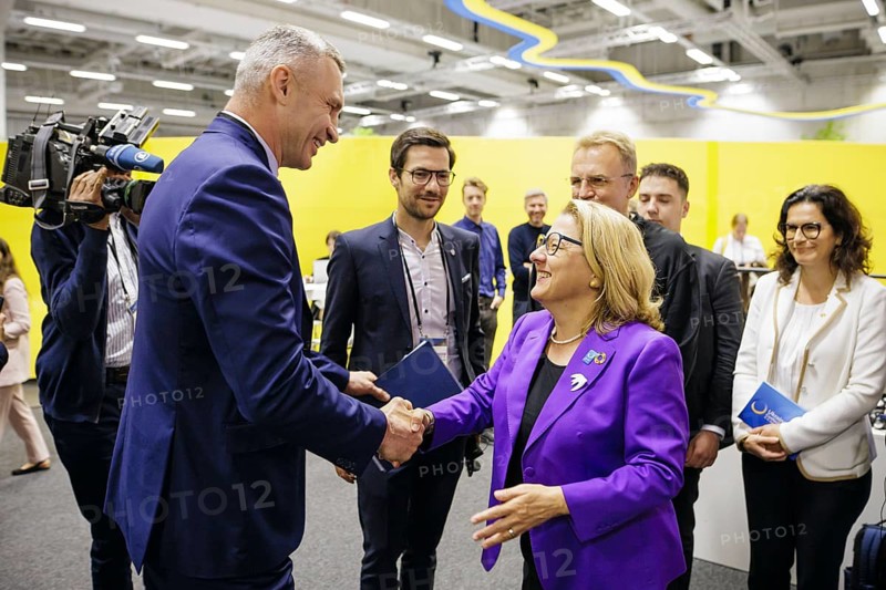 Ukraine Recovery Conference URC. Svenja Schulze (SPD), Federal Minister for Economic Cooperation and Development, with the Mayor of Kiev, Vitali Klitschko at: International partnerships for Ukrainian municipalities: Launch of a Partnership Map and Call to Action Berlin, 12.06.2024. Photographed on behalf of the Federal Ministry for Economic Cooperation and Development