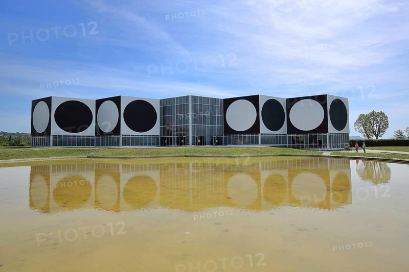 Fondation Vasarely, Victor Vasarely, museum, reflection, modern building, modernism, circles, Aix-en-Provence, Bouches-du-Rhône, Camargue, Provence, France, Europe