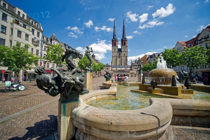 Gobel Fountain by sculptor Bernd Gobel and Marktkirche Unser Lieben Frauen, Hallmarkt, Halle an der Saale, Saxony-Anhalt, Germany, Europe