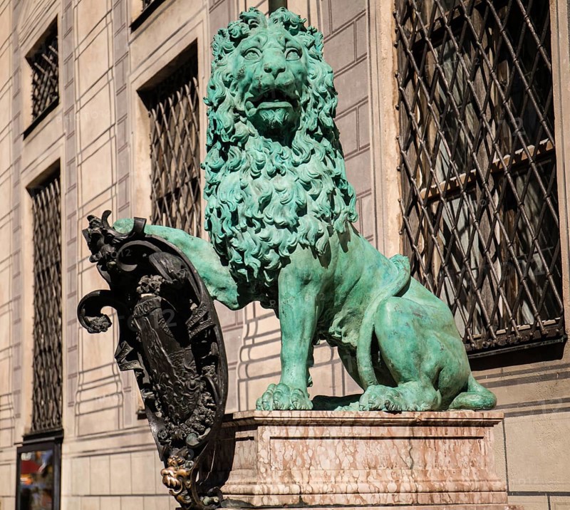 The Residenz Palast is the largest palace in Munich. This is one of two lions guarding this place