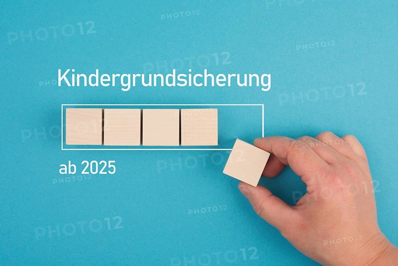 Basic child benefit, coming in 2025, german language, new payment regulation for family in Germany, social issue