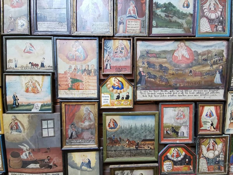Votive pictures, votive tablets on the walls of the chapel of grace inside the church, pilgrimage church of the Assumption of the Virgin Mary in Sammarei, district of Passau, Lower Bavaria, Bavaria, Germany, Europe