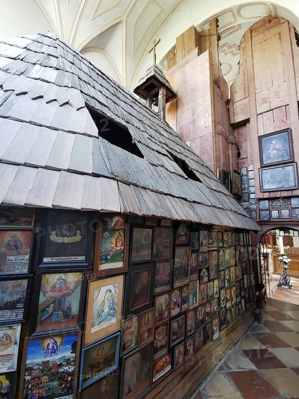 Votive pictures, votive tablets on the walls of the chapel of grace inside the church, pilgrimage church of the Assumption of the Virgin Mary in Sammarei, district of Passau, Lower Bavaria, Bavaria, Germany, Europe