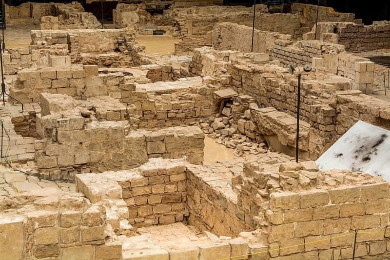 Die Ruinen eines alten Marktplatzes in der archäologischen Stätte und dem Museum des Kultur- und Gedenkzentrums El Born, Barcelona, Spanien
