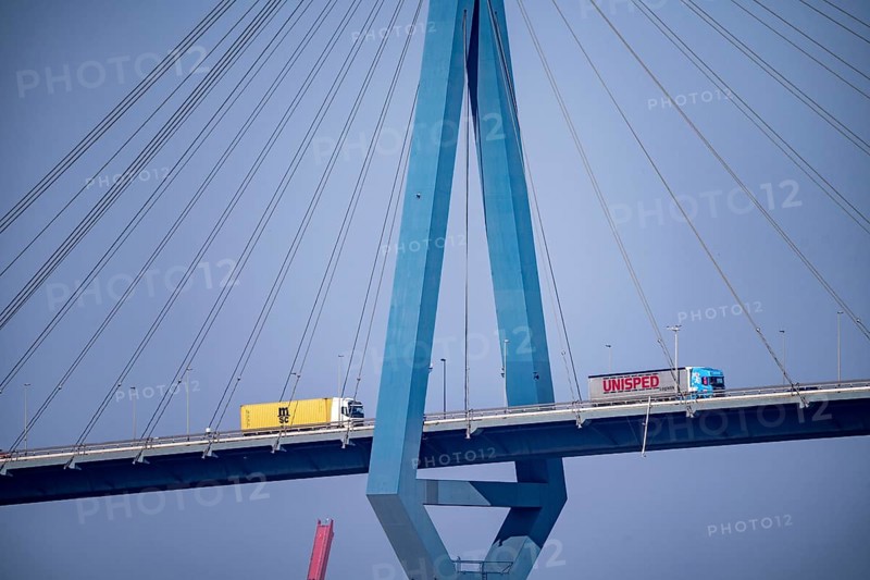 The Köhlbrand Bridge in the port of Hamburg, spans the 325 m wide Köhlbrand, an arm of the Süderelbe, the bridge is over 3600 metres long, 53 metres above the water, piers 135 m high, more than 30, 000 vehicles use the B3 bridge daily, important connection to the port, it is dilapidated, is to be rebuilt, Hamburg, Germany, Europe