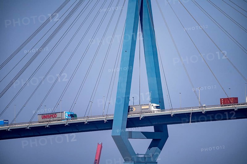 The Köhlbrand Bridge in the port of Hamburg, spans the 325 m wide Köhlbrand, an arm of the Süderelbe, the bridge is over 3600 metres long, 53 metres above the water, piers 135 m high, more than 30, 000 vehicles use the B3 bridge daily, important connection to the port, it is dilapidated, is to be rebuilt, Hamburg, Germany, Europe