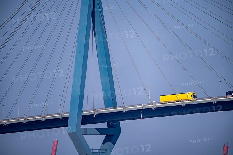 The Köhlbrand Bridge in the port of Hamburg, spans the 325 m wide Köhlbrand, an arm of the Süderelbe, the bridge is over 3600 metres long, 53 metres above the water, piers 135 m high, more than 30, 000 vehicles use the B3 bridge daily, important connection to the port, it is dilapidated, is to be rebuilt, Hamburg, Germany, Europe