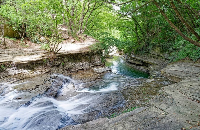 The Cascata dell'Alferello, the waterfall of the Alferello stream, in the Foreste Casentinesi National Park in the Apennines in Romagna. Alfero, Emilia Romagna, Italy, Southern Europe, Europe