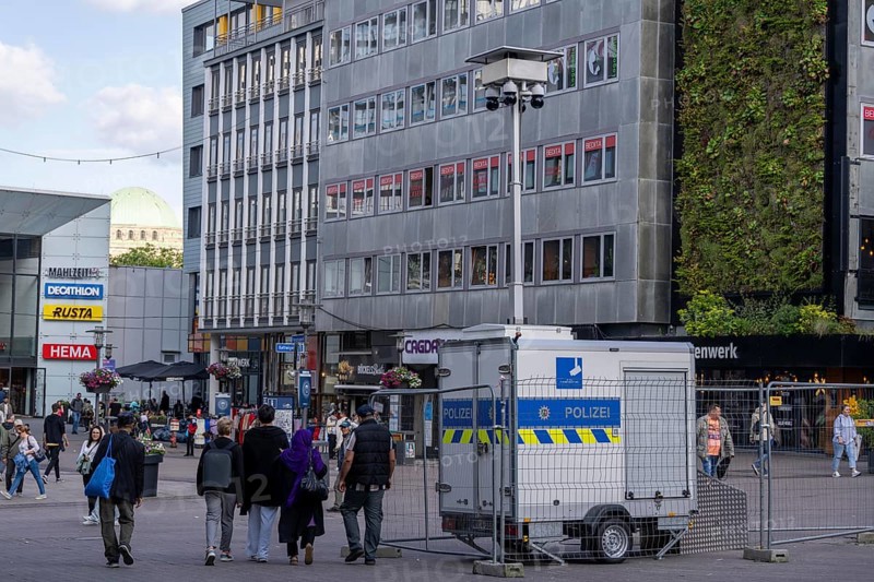 Police video surveillance at the Porschekanzel, in front of the Marktkirche in the city centre of Essen, mobile surveillance system, focus on crime, drug scene, images are transmitted in real time to the police control centre, temporary attempt to make the city safer and deter criminals, North Rhine-Westphalia, Germany, Europe