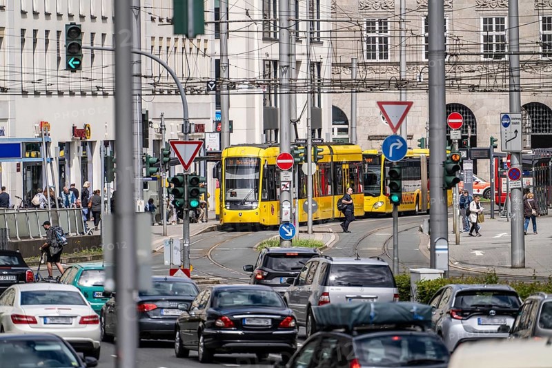 Bus and tram stop Mülheim city centre, at the town hall, Mülheim an der Ruhr, North Rhine-Westphalia, Germany, Europe