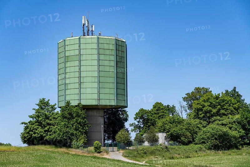 Water tower, at 181 metres above sea level, holds 2000 m3, in Essen-Byfang, water supply North Rhine-Westphalia, Germany, Europe