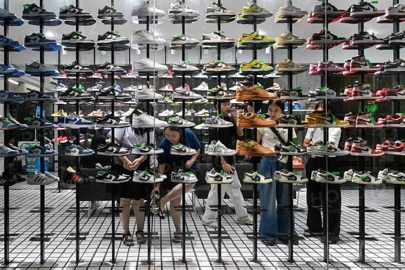 Sales shelf sports shoes Nike