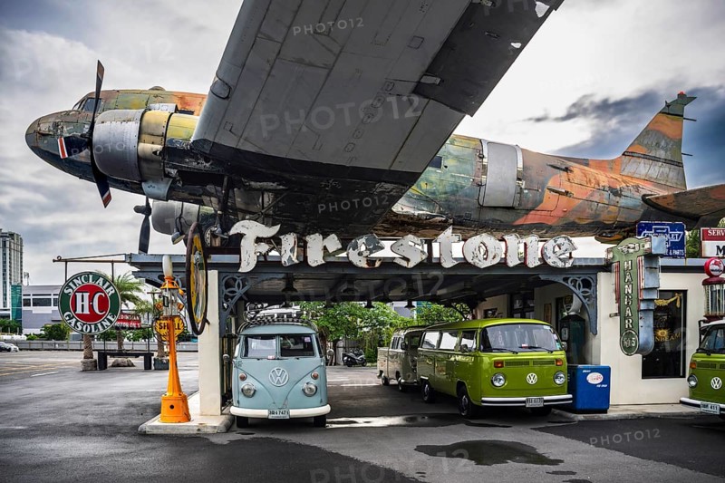 Propeller plane VW Buses