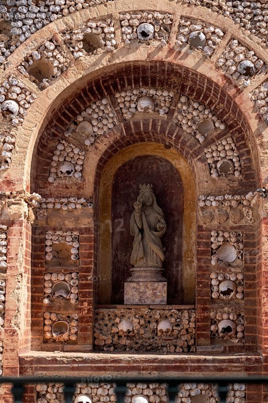 Capela dos Ossos or Bone Chapel, Cathedral Igreja da Sé Catedral de Faro, Old Town, Faro, Algarve, Portugal, Europe