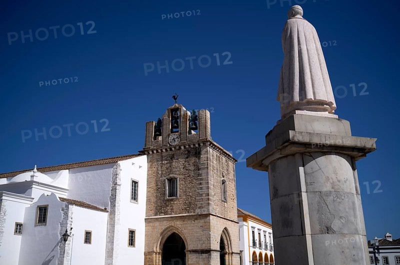 Statue of Bishop Francisco Gomes in front of Igreja da Sé Catedral de Faro, Old Town, Faro, Algarve, Portugal, Europe