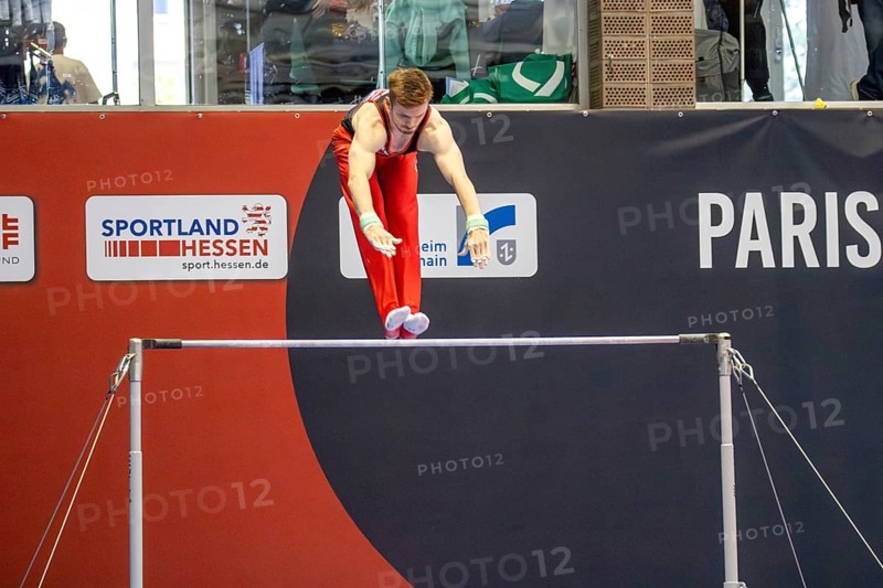 Olympic qualification in apparatus gymnastics in Rüsselsheim Picture: Leonard Prügel on the high bar