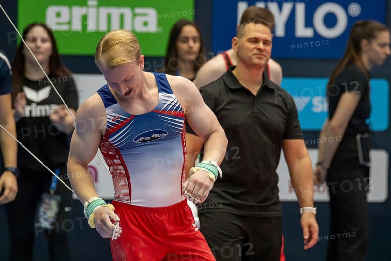 Olympic qualification in apparatus gymnastics in Rüsselsheim Picture: Felix Remuta after his routine on the high bar