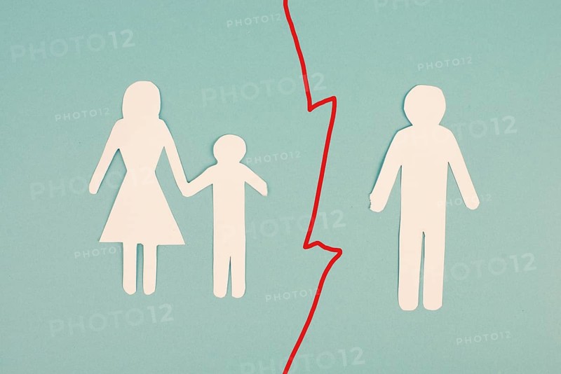 Divorced parents, child with mother, father alone, single mum, custody fight, paper cut out, blue background