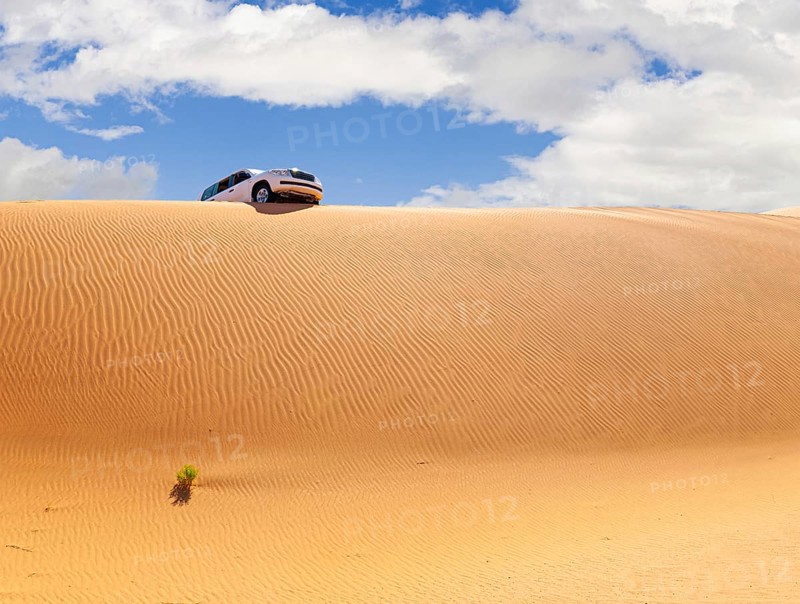 Offroad Jeep safari in the beautiful Omani Rub al-Chali Desert
