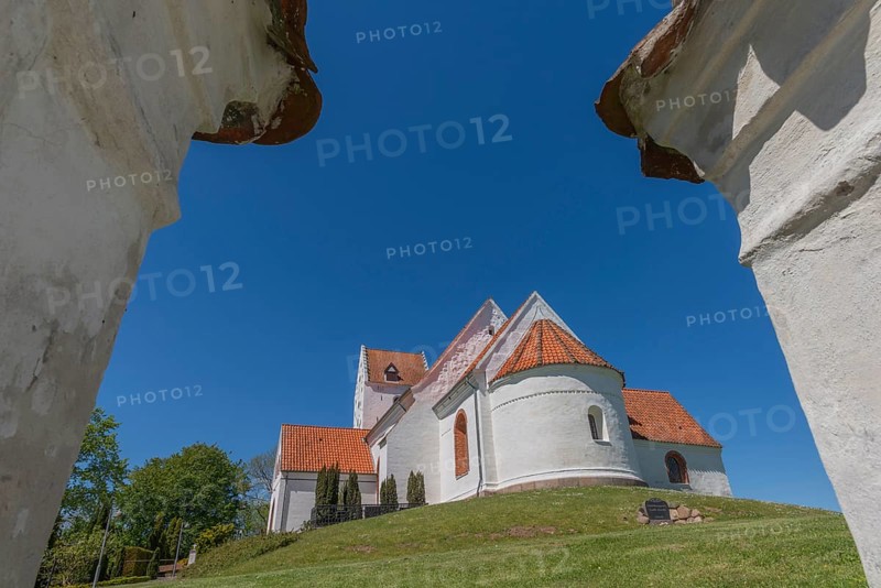 Lindelse Kirke, typical Danish church from 1830, whitewashed, red tiled roof, hill, apse, Rudkobing, Langeland Island, South Funen, Danish South Sea, Baltic Sea, Denmark, Europe