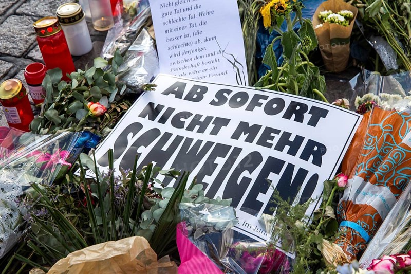 Mannheim: Laying of flowers and sympathy at Marktplatz, the site of the fatal knife attack on a police officer a week earlier. The attack was aimed at the Islam critic Michael Stürzenberger, the policeman intervened. Picture: Sign with the inscription FROM NOW ON NO MORE SILENCE