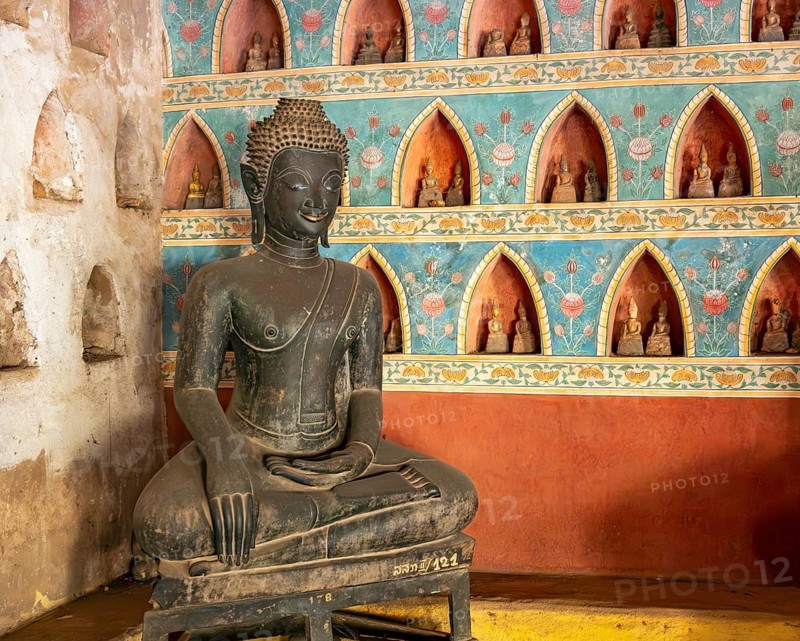 Buddha statue, Wat Si Saket or Sisaket Temple, Vientiane, Laos, Asia