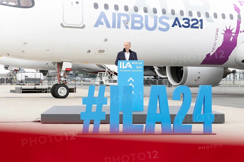 Olaf Scholz (Federal Chancellor, SPD) on the opening tour of the International Aerospace Exhibition at Berlin ExpoCenter Airport, Berlin, 05/06/2024