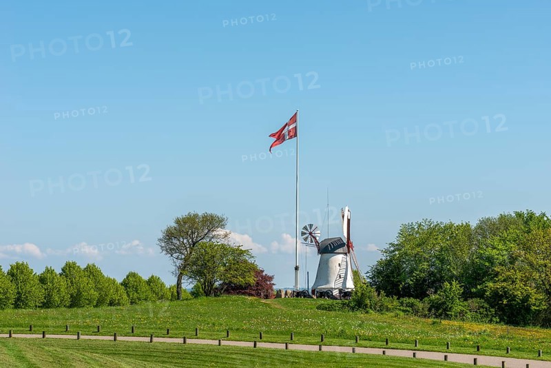 Dybbol Molle, Düppel Mill, Memorial to the German-Danish War of 1864, Dannebrog flag, path, meadow, Sonderburg, South Jutland, Denmark, Europe