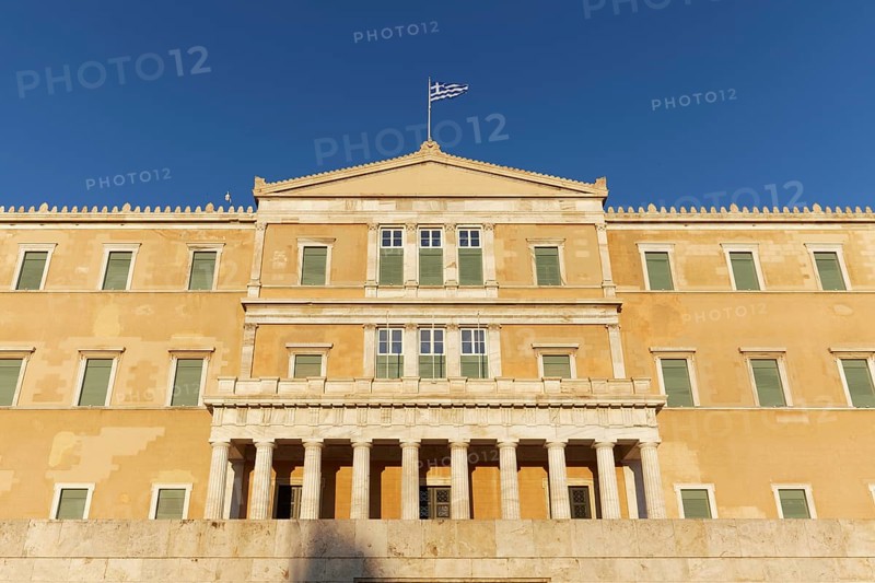 Parliament building in the evening light, former royal palace, Syntagma Square, Athens, Greece, Europe