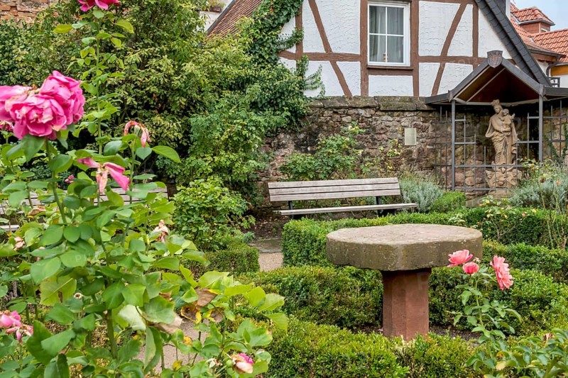 Rose garden at the Alte Kellerei, baroque garden, Sankt Martin, German or Southern Wine Route, Southern Palatinate, Palatinate, Rhineland-Palatinate, Germany, Europe