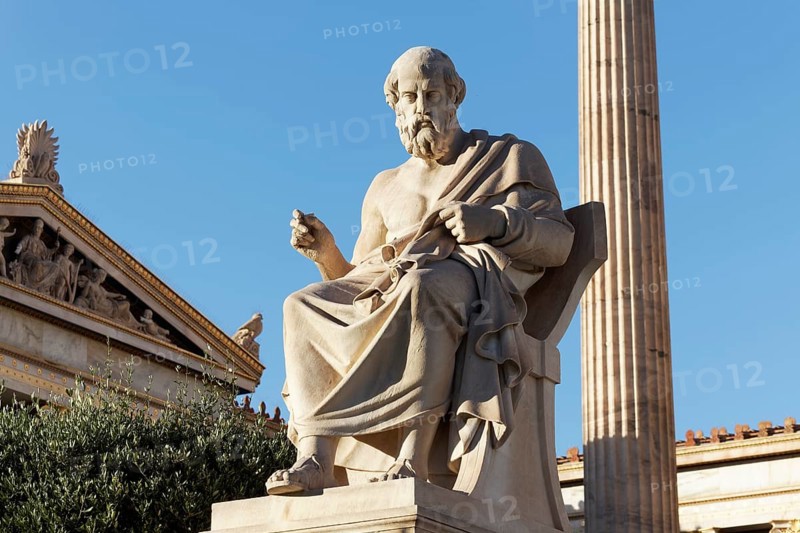 Sculpture of the Greek philosopher Plato, Plato, blue sky, sculptor Leonidas Drosis, Academy of Athens, Greece, Europe