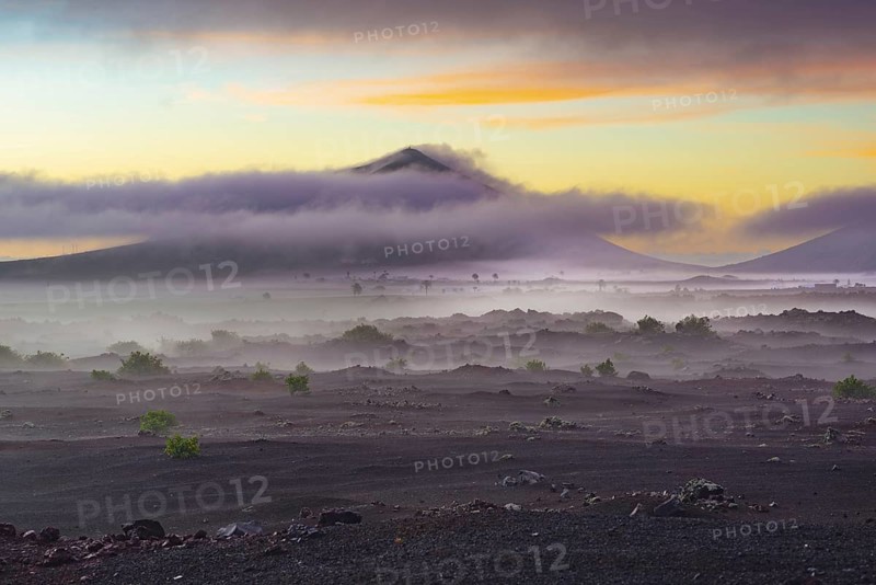 Parque Natural de Los Volcanes, behind it the Monte Mina, 444m, near San Bartolomé, Lanzarote, Canary Islands, Spain, Europe