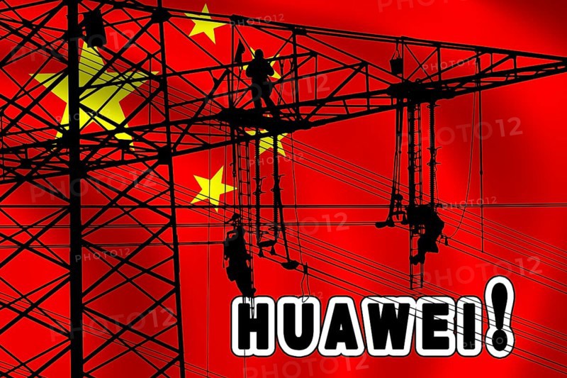 Symbolic image, Huawei, Germany, China, surveillance, social spider web, trade dispute, punitive tariffs, economic warfare, international markets, East-West conflict, hegemony, global economy, dominance, espionage, social media, social networks, global spider web, GDPR General Data Protection Regulation, data siphoning, data collection, Europe