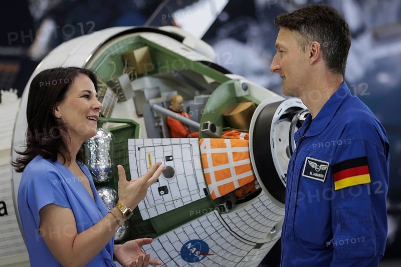Annalena Bärbock (Alliance 90/The Greens), Federal Foreign Minister, and Matthias Maurer, German astronaut, pictured during a visit to the European Astronaut Centre of the European Space Agency (ESA) during the Foreign Minister's trip to Germany in Troisdorf, 30.07.2024