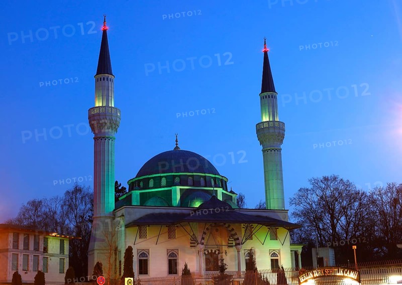 Berlin, 02.12.2009, Sehitlik Mosque in Berlin Neukölln. The mosque stands on the site of the Turkish cemetery on Columbiadamm, Berlin, Germany, which was established in 1863, Europe