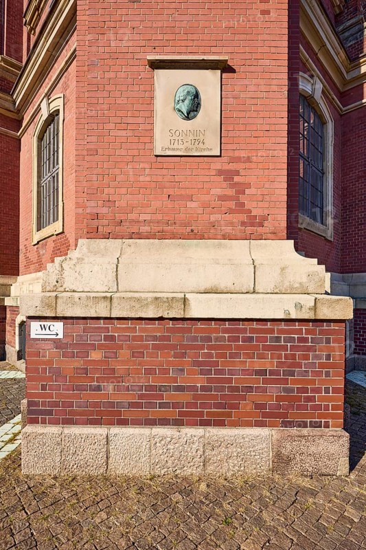 Facade with memorial plaque to Ernst Georg Sonnin, the builder of the main church of St Michaelis, Michel, Free and Hanseatic City of Hamburg, Hanseatic city, independent city, federal state of Hamburg, Germany, Europe