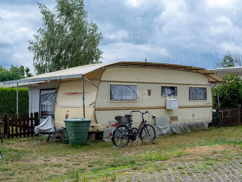 Caravan with air conditioning at a campsite on Lake Jersleben, Jersleben, Saxony-Anhalt, Germany, Europe