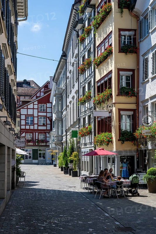 Schmiedgasse, pedestrian zone, shopping alleyway with outdoor catering, half-timbered buildings, monastery quarter, old town of Sankt Gallen, Canton of St. Gallen, Switzerland, Europe