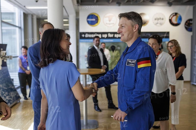 Annalena Bärbock (Alliance 90/The Greens), Federal Foreign Minister, and Matthias Maurer, German astronaut, pictured during a visit to the European Astronaut Centre of the European Space Agency (ESA) during the Foreign Minister's trip to Germany in Troisdorf, 30.07.2024
