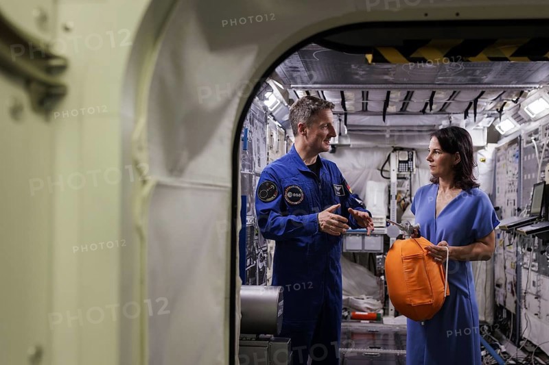 Annalena Bärbock (Alliance 90/The Greens), Federal Foreign Minister, and Matthias Maurer, German astronaut, pictured during a visit to the European Astronaut Centre of the European Space Agency (ESA) during the Foreign Minister's trip to Germany in Troisdorf, 30.07.2024