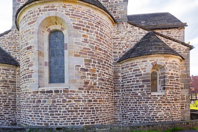 The Lippoldsberg Monastery with the Church of St George and St Mary is a former Benedictine monastery that was the origin of the village of Lippoldsberg on the Weser in northern Hesse. The roofs are covered with sandstone slabs, Lippoldsberg, Lippoldsberg, Hesse, Germany, Europe