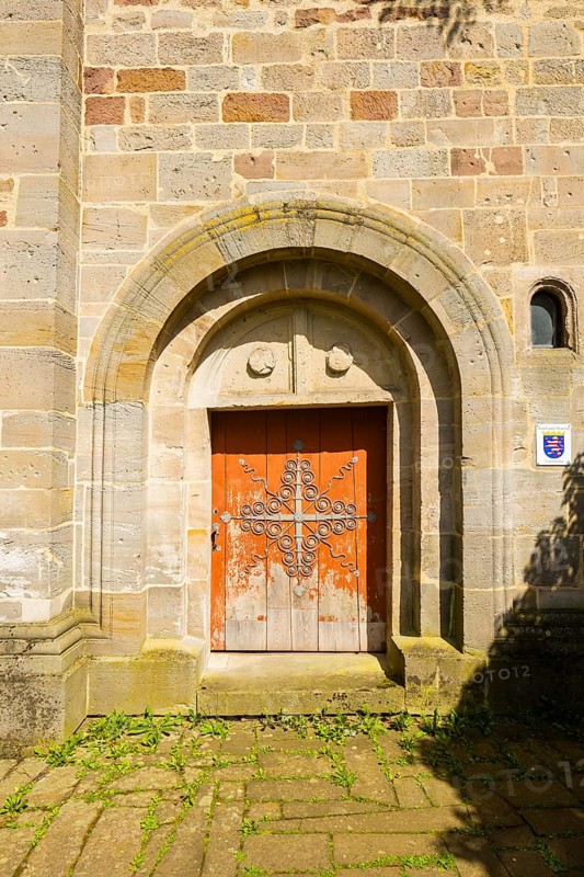 The Lippoldsberg Monastery with the Church of St George and St Mary is a former Benedictine monastery that was the origin of the village of Lippoldsberg on the Weser in northern Hesse. The roofs are covered with sandstone slabs, Lippoldsberg, Lippoldsberg, Hesse, Germany, Europe