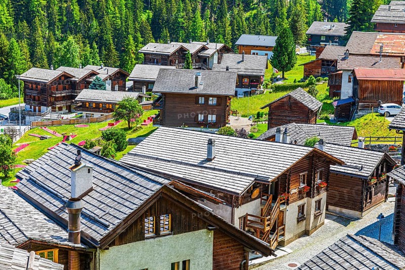 Wooden houses with wooden shingle roofs, Grimentz, Val d'Anniviers, Valais Alps, Canton Valais, Switzerland, Europe