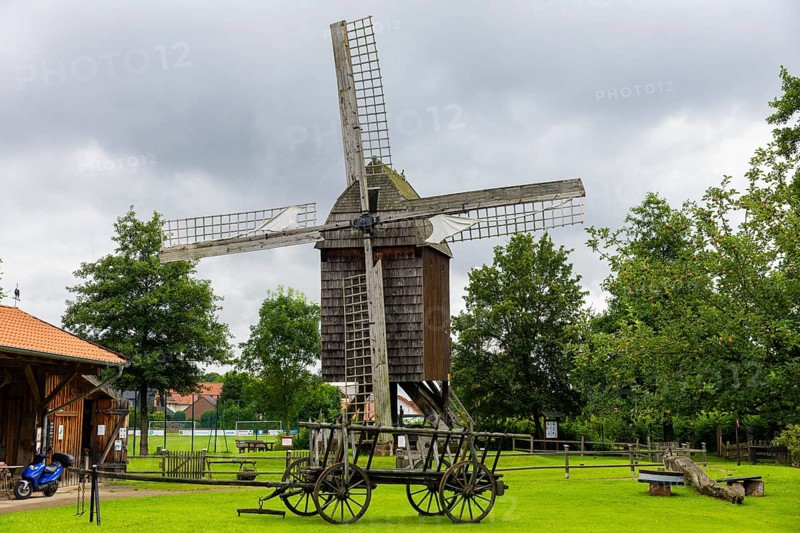 The European Bread Museum in Ebergötzen displays a cultural-historical collection on the subject of From Grain to Bread. It is located in the former Radolfshausen forestry office, the official building of the Radolfshausen office built in 1711 on the site of the former Radolfshausen castle, European Bread Museum, Ebergötzen, Lower Saxony, Germany, Europe
