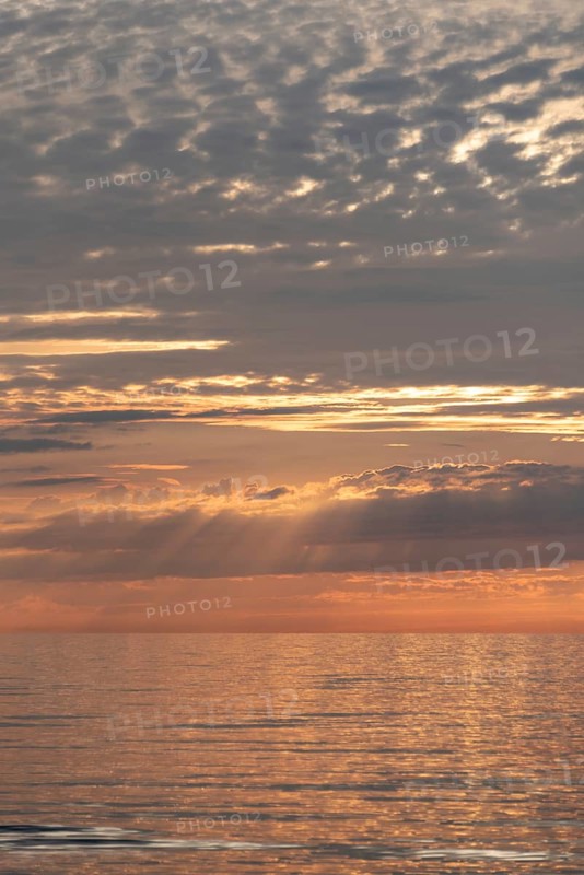 Sunset at the Baltic Sea, sunbeams, Dierhagen, Mecklenburg-Western Pomerania, Germany, Europe